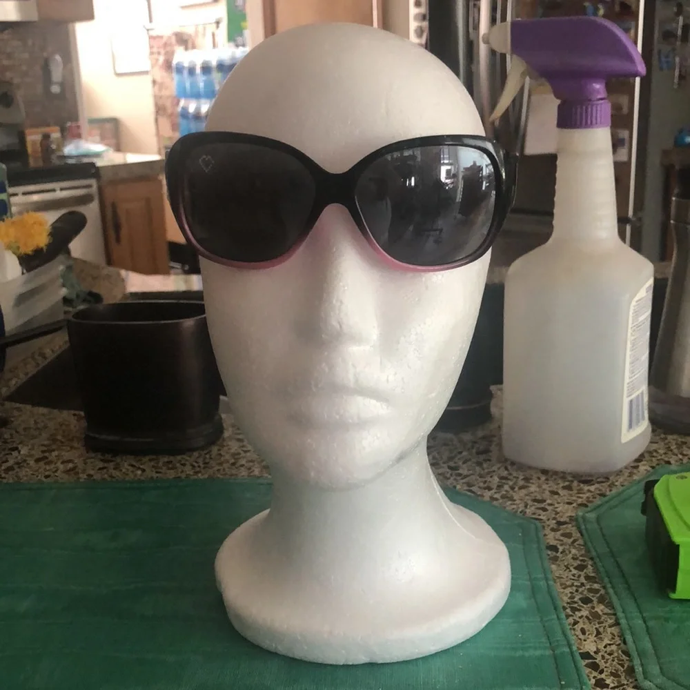 🟢 2008 Girls children’s Icarly sunglasses